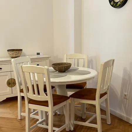 City Charm Apartment *