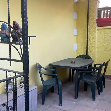 Apartment City Charm *